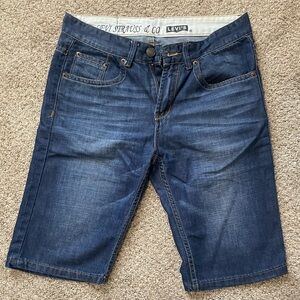 Levi’s - short men- size W32  L32